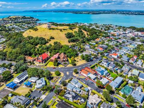 Devonport Executors Sell Up - Investment with Upside