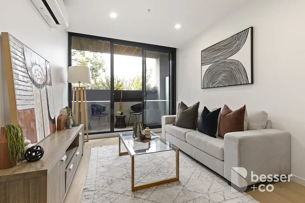 SPACIOUS APARTMENT FULL OF NATURAL LIGHT | Besser+Co