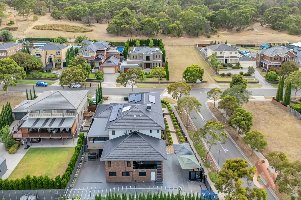 South Morang 4कमरा THIS PROPERTY TRULY HAS IT ALL!
