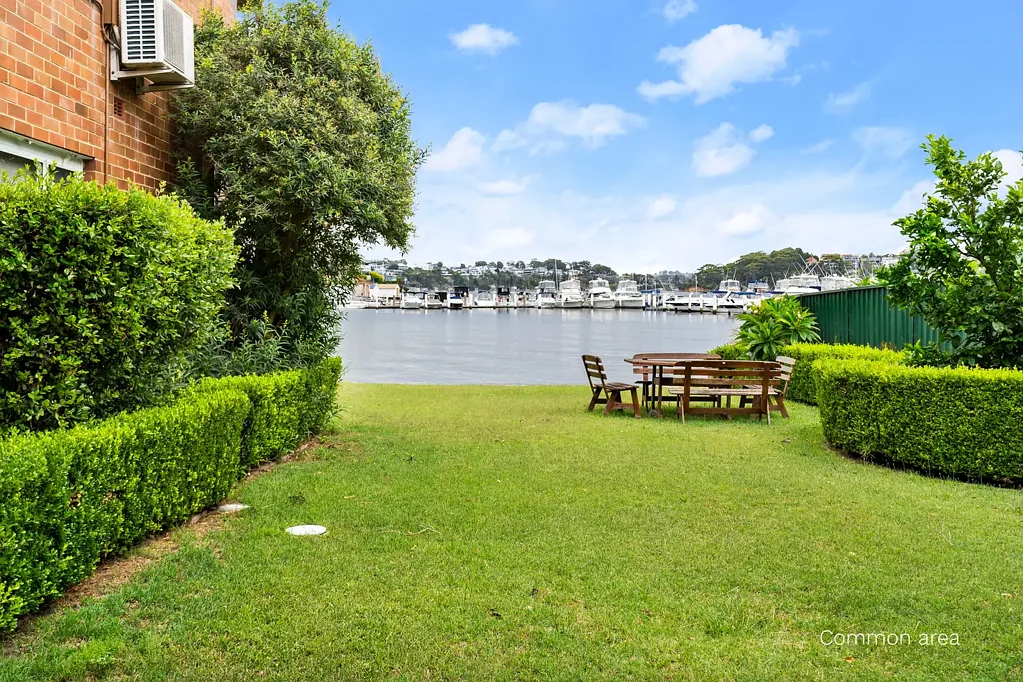 Sylvania 2 Slaapkamer Lifestyle & Location with Tranquil Water Views