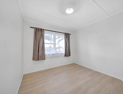 38 Pinedale Place, Henderson, Waitakere City, 5 rūma, 2 rūma horoi, Home & Income