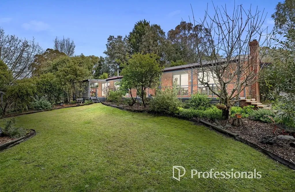 93 Walker Road, Seville, VIC 3139