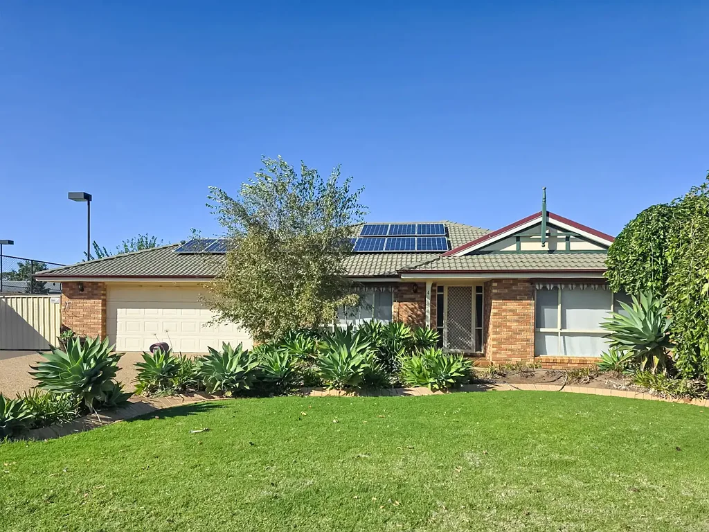 4 Mardon Place, Griffith, NSW 2680