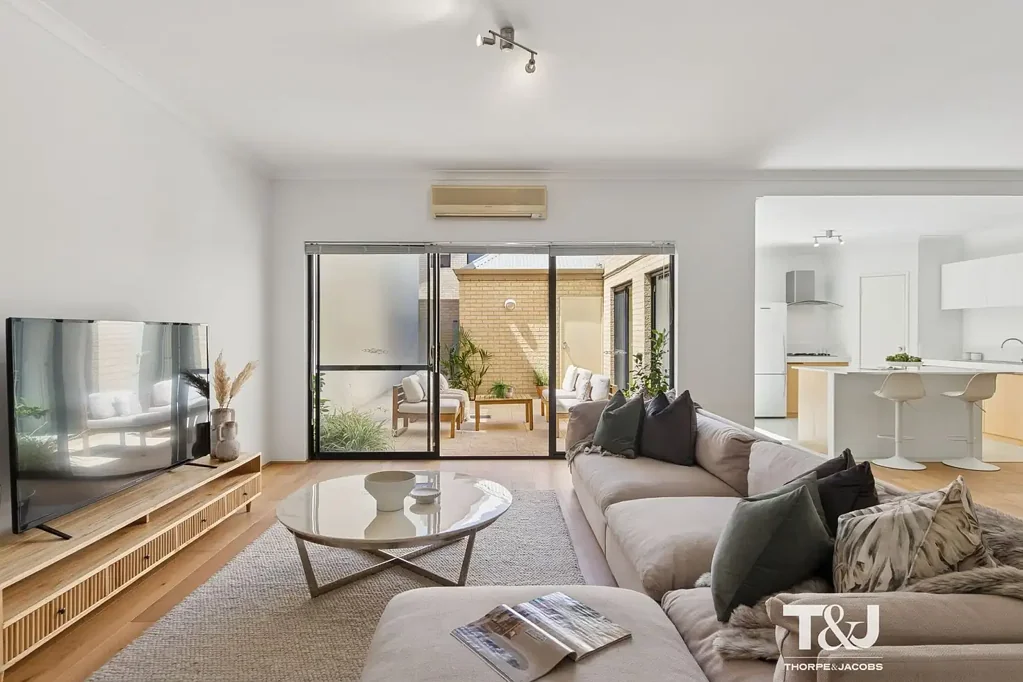 16 Juniper Bank Way, Subiaco, WA 6008