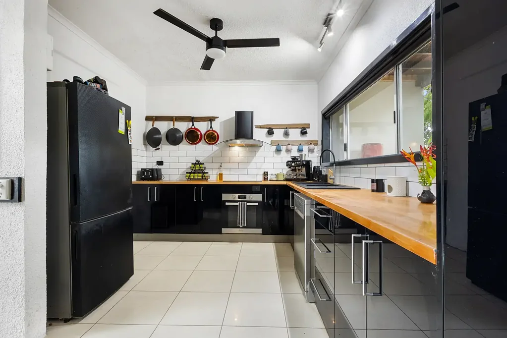 Port Douglas 2Moenga Distinctive Style Meets Tropical Living