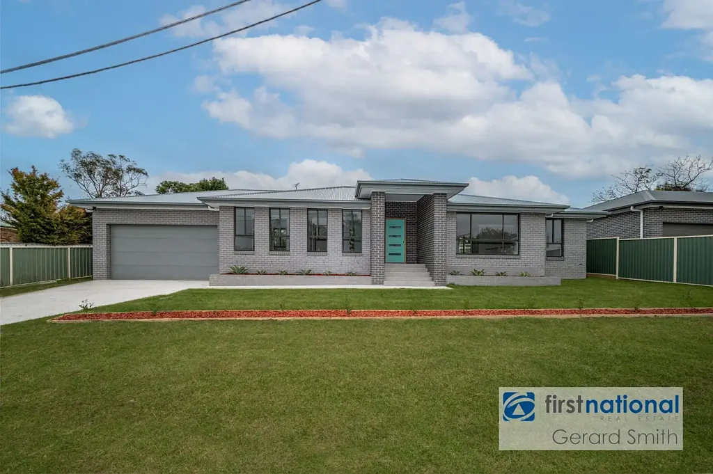 LOVELY NEAR NEW 4 BEDROOM FAMILY HOME