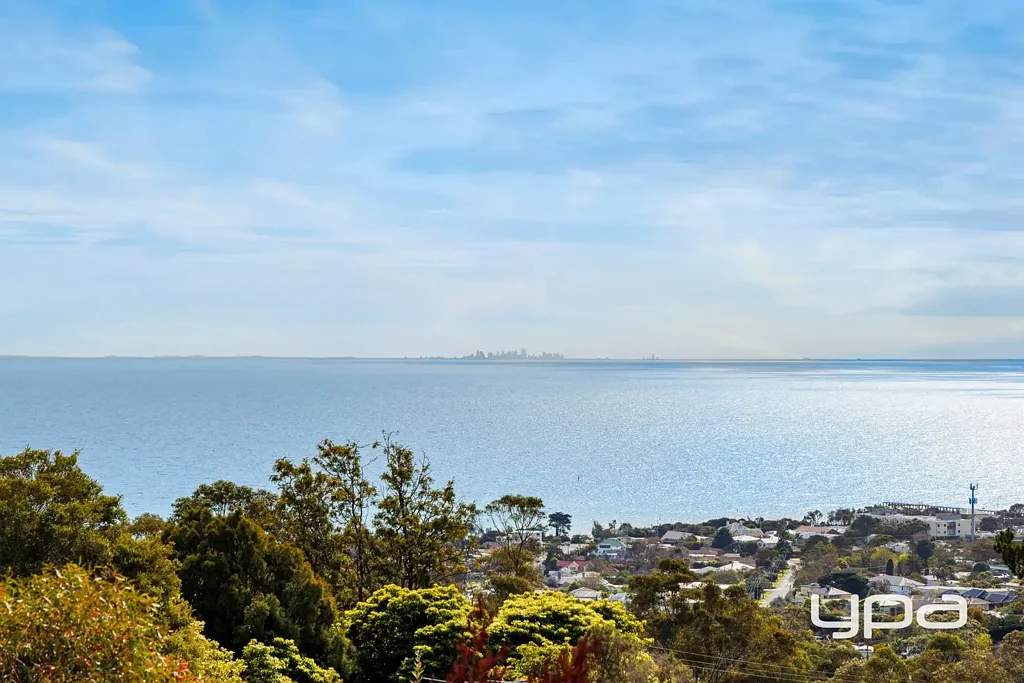 Dromana 4 Bedroom NORTHERLY BAY VIEWS – TRANQUIL RETREAT – NEXT TO THE ARTHURS SEAT STATE PARK