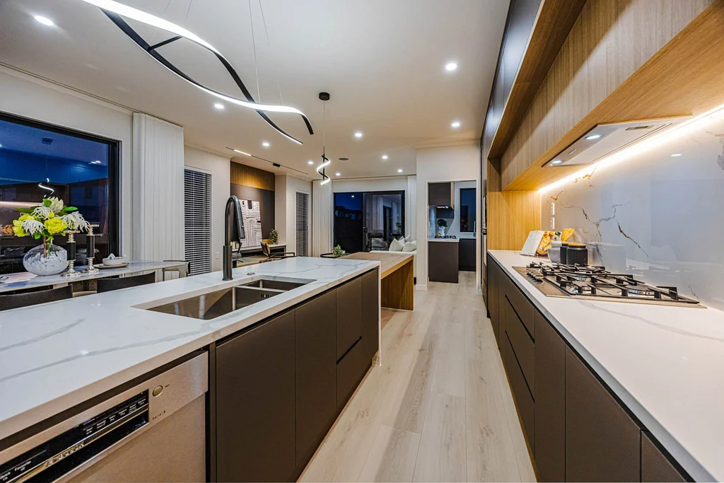 Papakura 7部屋 New Home – 7 Bedrooms with Full Curtains Included