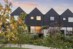 12 Jean Caldwell Way, Island Bay