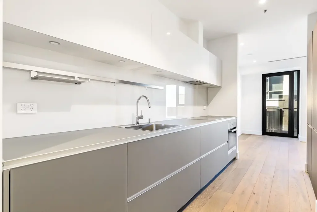 LUXURIOUS FULLY FURNISHED APARTMENT WITH STUNNING VIEWS!