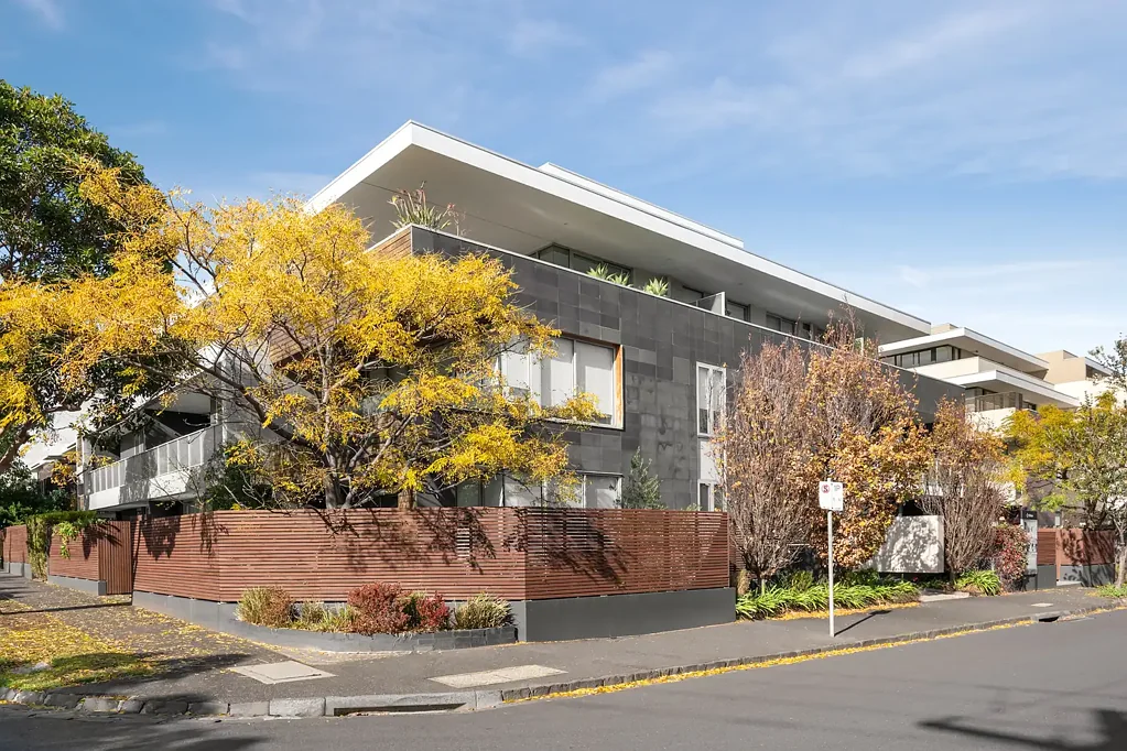 Contemporary Living in Prime Position