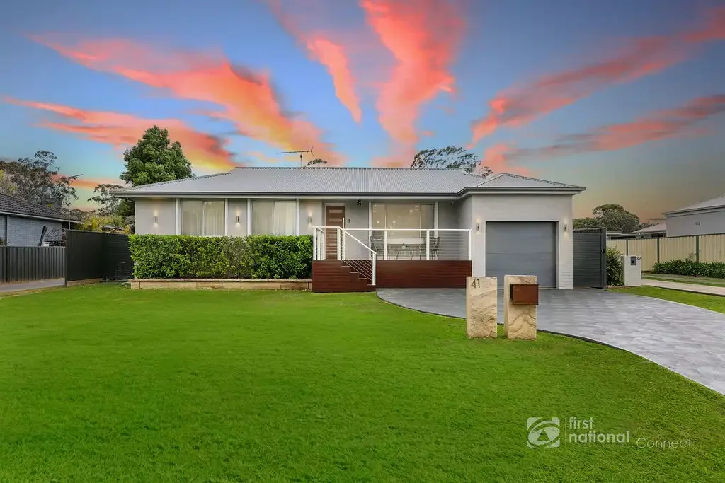 Mcgraths Hill 3 Bedroom SINGLE LEVEL DESIGNER LIVING