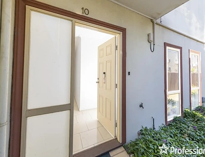10/2 Mcarthur Avenue, St Albans, VIC 3021, 2 ਕਮਰੇ, 2 ਬਾਥਰੂਮ, House