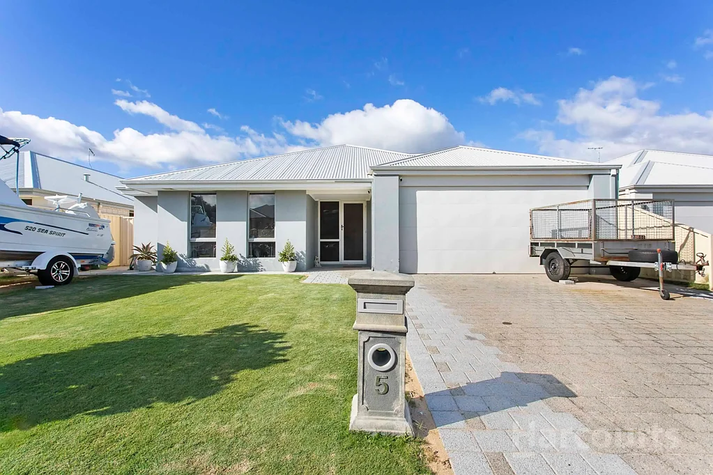 Madora Bay 4Zimmer Refined Coastal Living in Prestigious Madora Bay