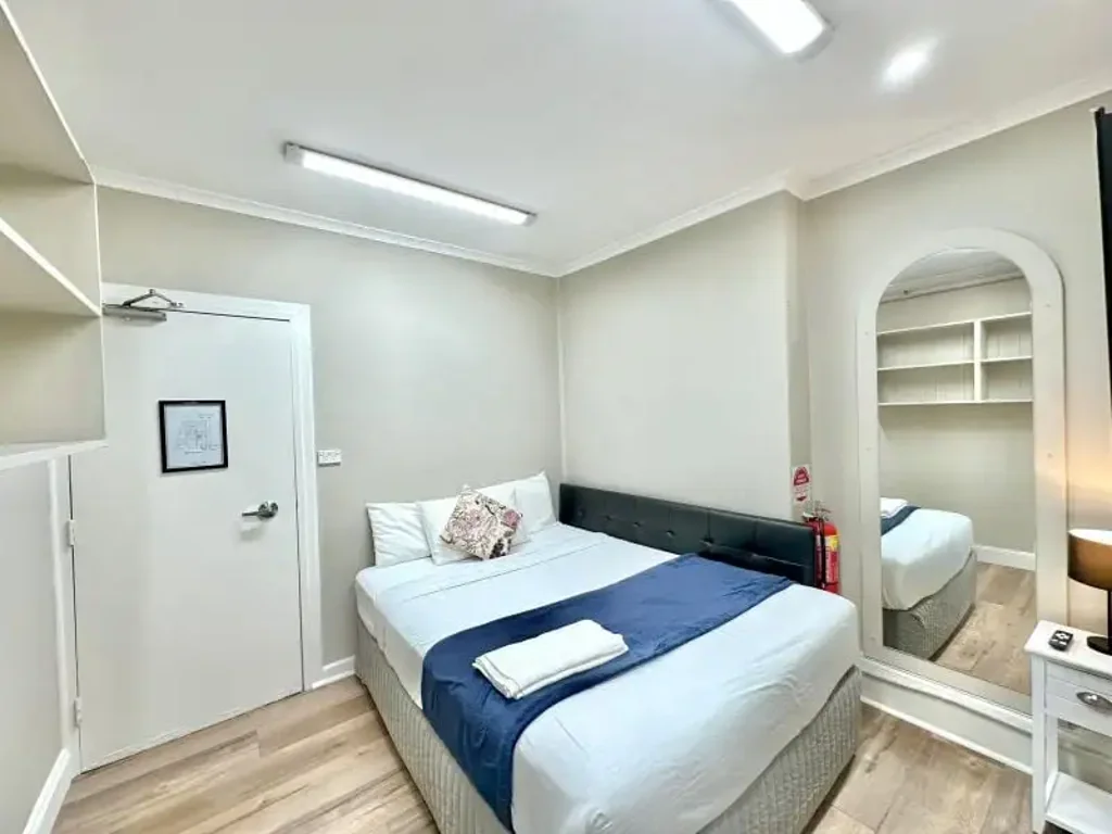 Room for Rent in the Heart of Oxford Street