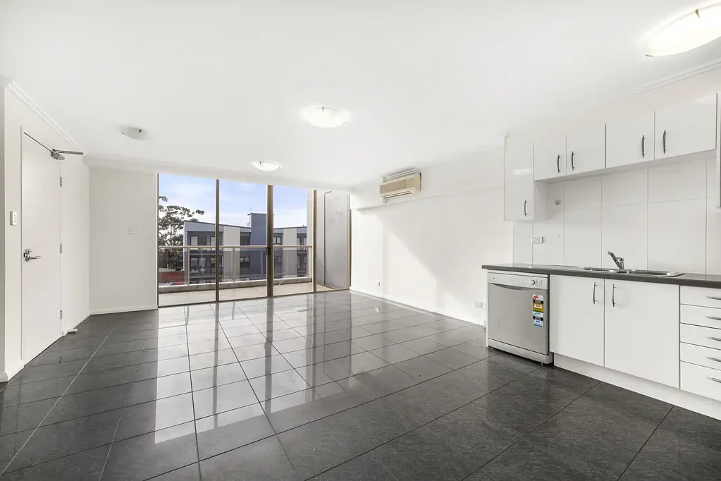 Modern 2 Bedroom Apartment in Caringbah Central