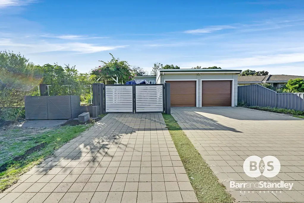 South Bunbury 4침실 Stunning Home with Outdoor Theatre and Granny Flat