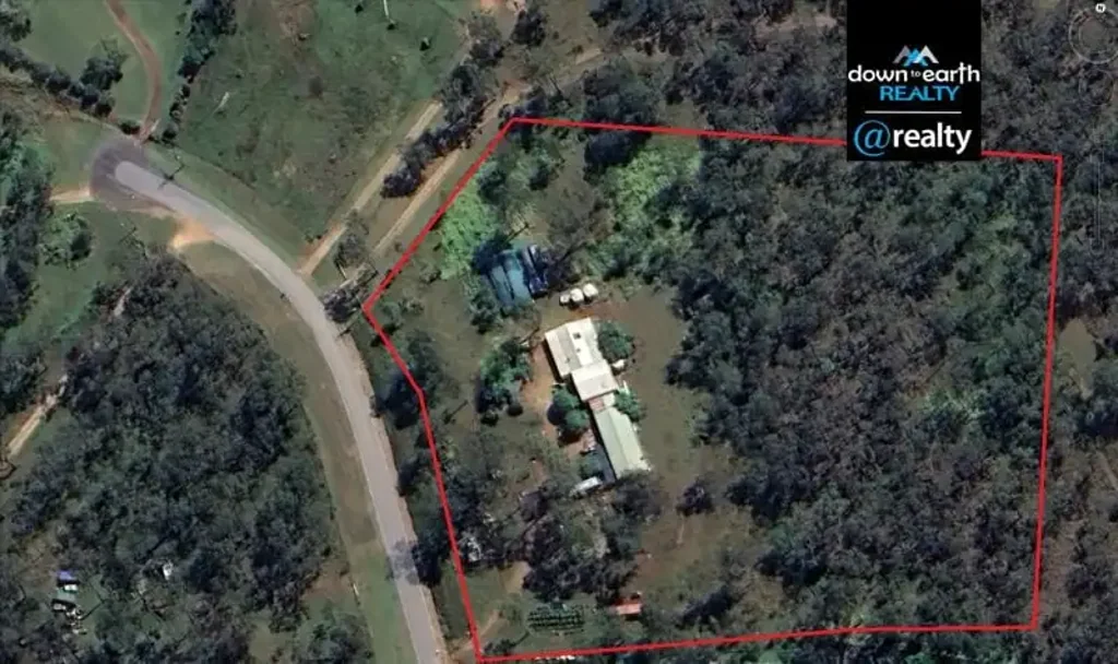 Millstream 3ห้องนอน 2 huge sheds! and a 2 bedroom home on 6.7 acres.