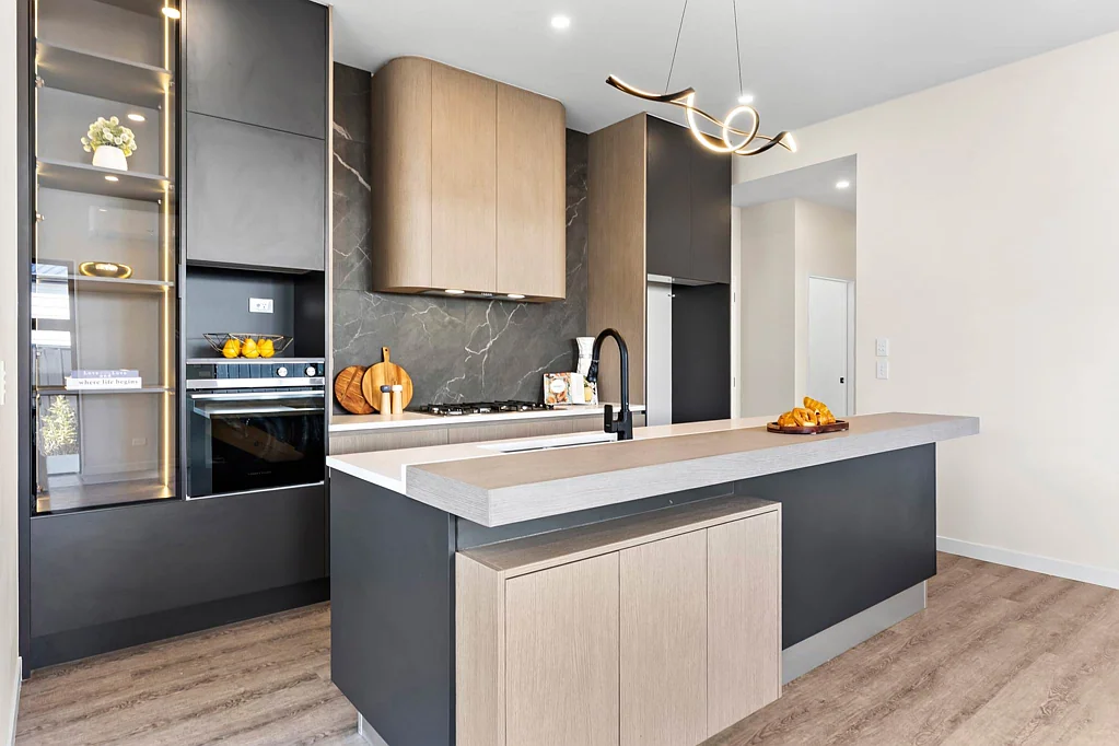 Opaheke 5Habitaciones Brand-New Single-Level Luxury