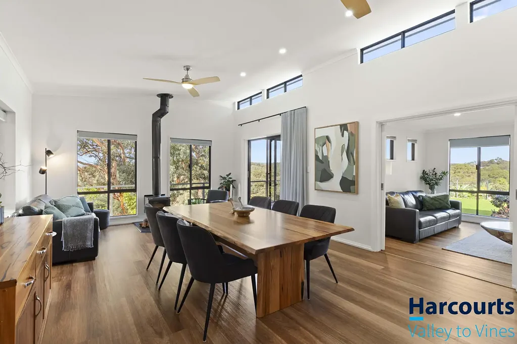 Lower Chittering 4ห้องนอน Homegrown Living with Stunning Valley Views