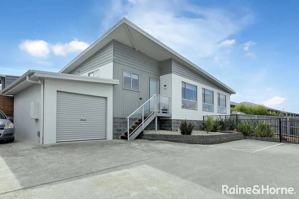 Sorell 2 Bedroom SPACIOUS 2 BDRM UNIT - SORELL - WATER & MOUNTAIN VIEWS