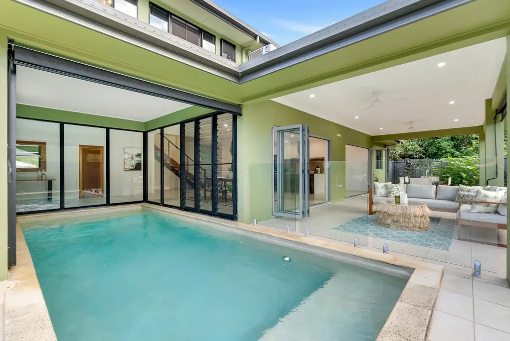 Redlynch 4 Bedroom Luxury Family Living with Spectacular Valley Views
