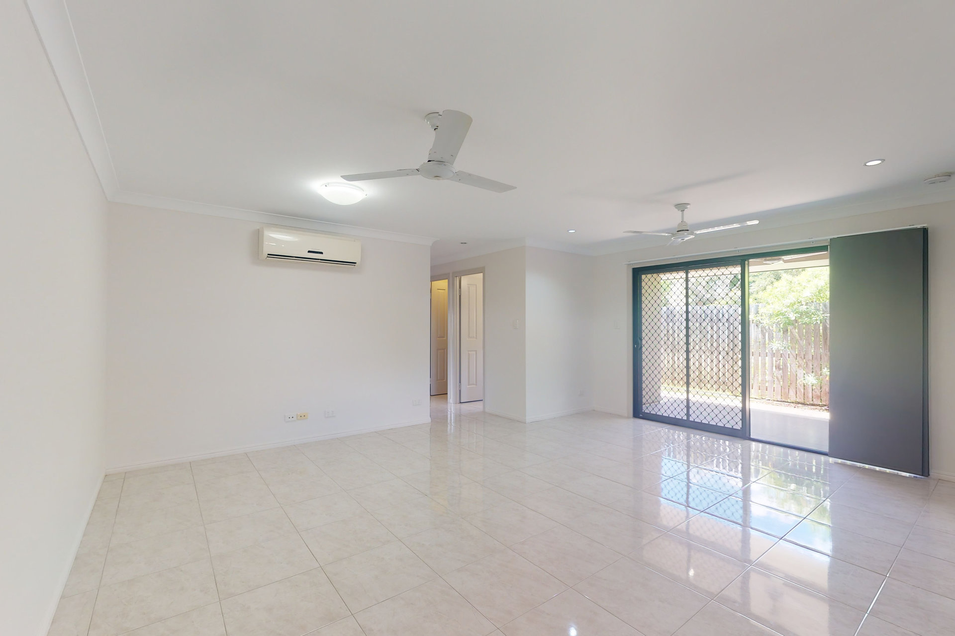 UNIT 3 23 MACAREE ST, BERSERKER QLD 4701, 0 Kuwarto, 0 Banyo, Unit