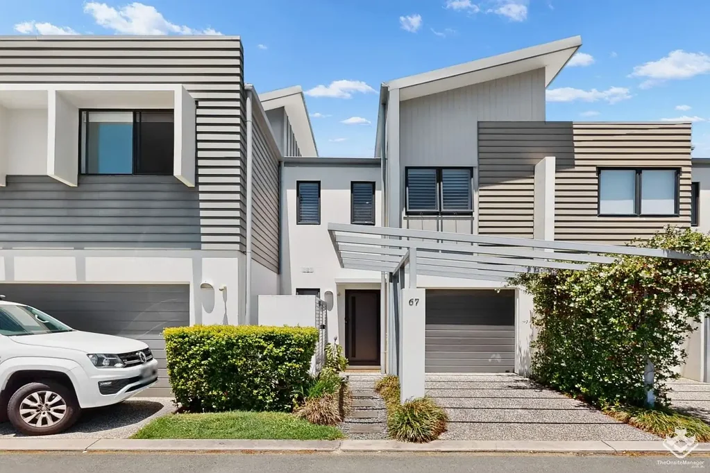 Tugun 3 Slaapkamer Stunning Luxury Home + Study | Gorgeous Central Park Views | Close to Tugun Beach