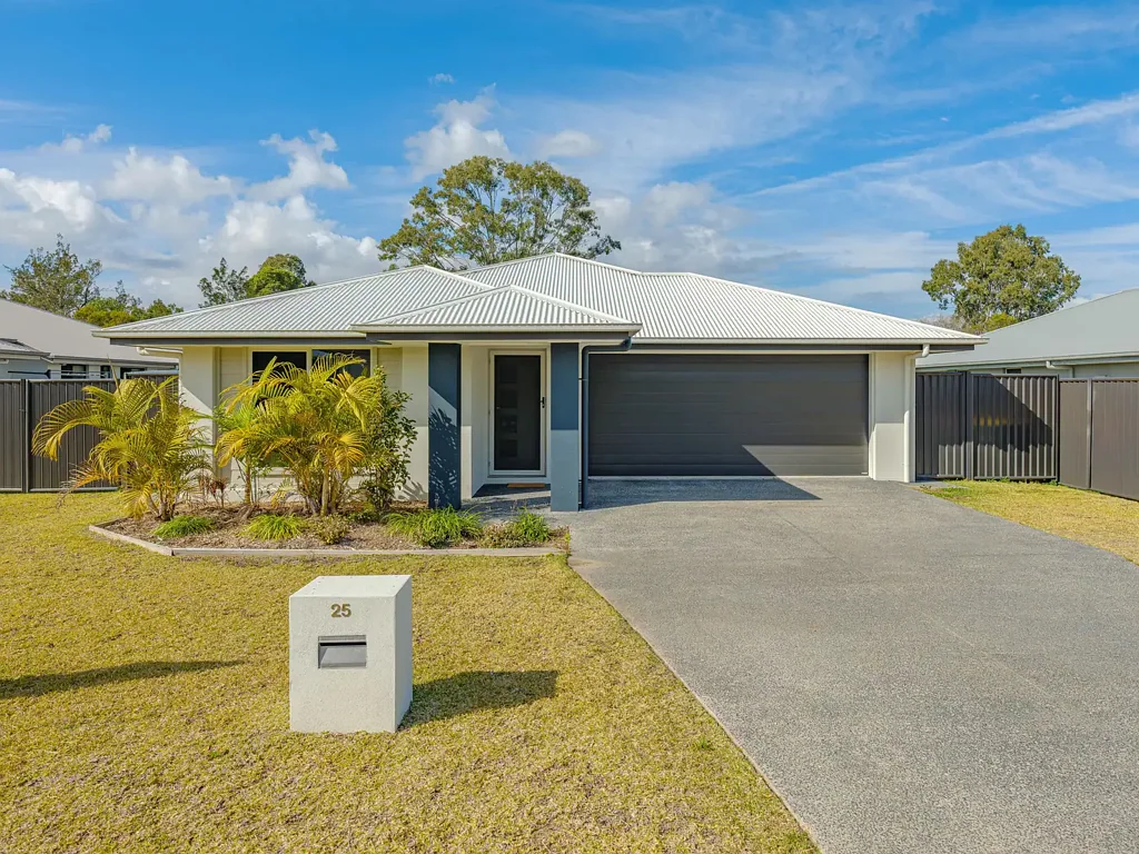 25 Kensington Dr, Southside, QLD 4570