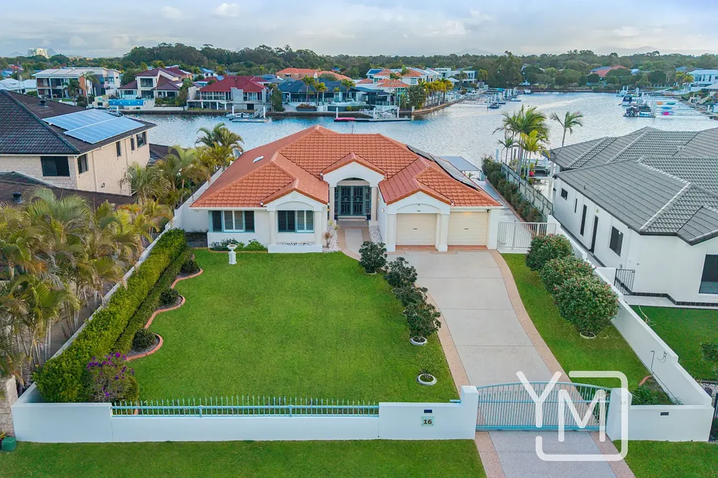 Pelican Waters 4Zimmer Spacious Waterfront Living - Private Pontoon - Huge 1,013sqm Allotment