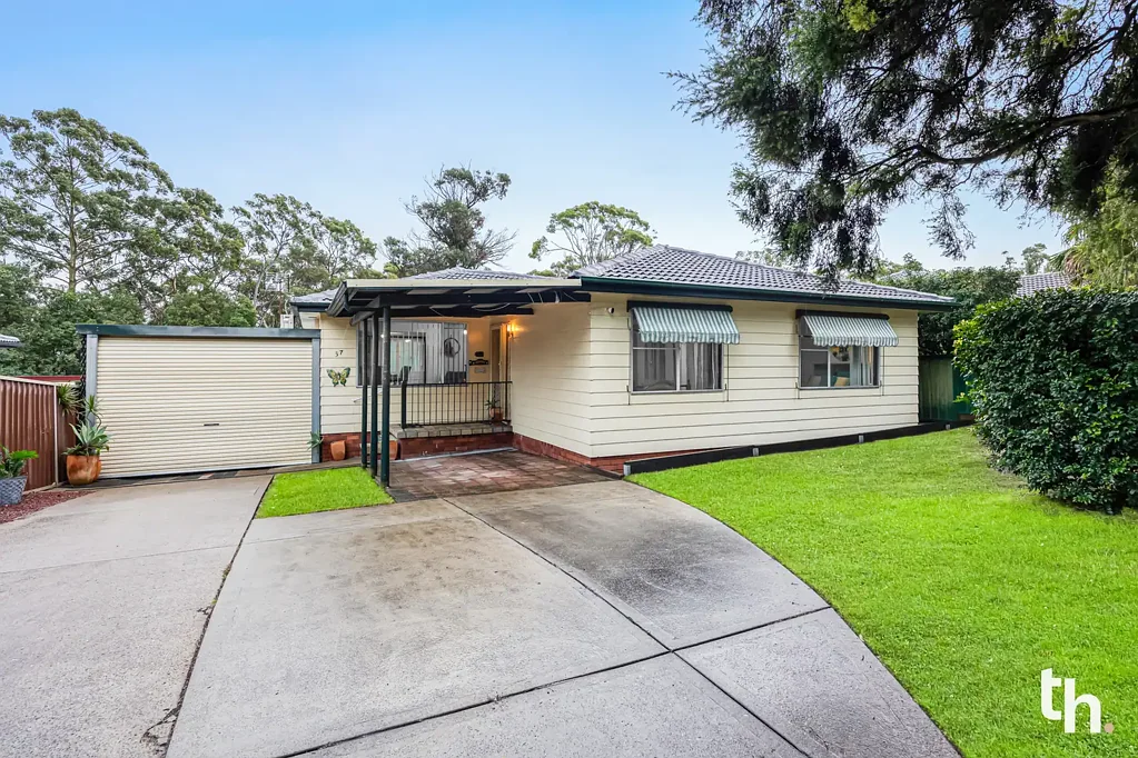 37 Delasala Drive, Macquarie Hills, NSW 2285
