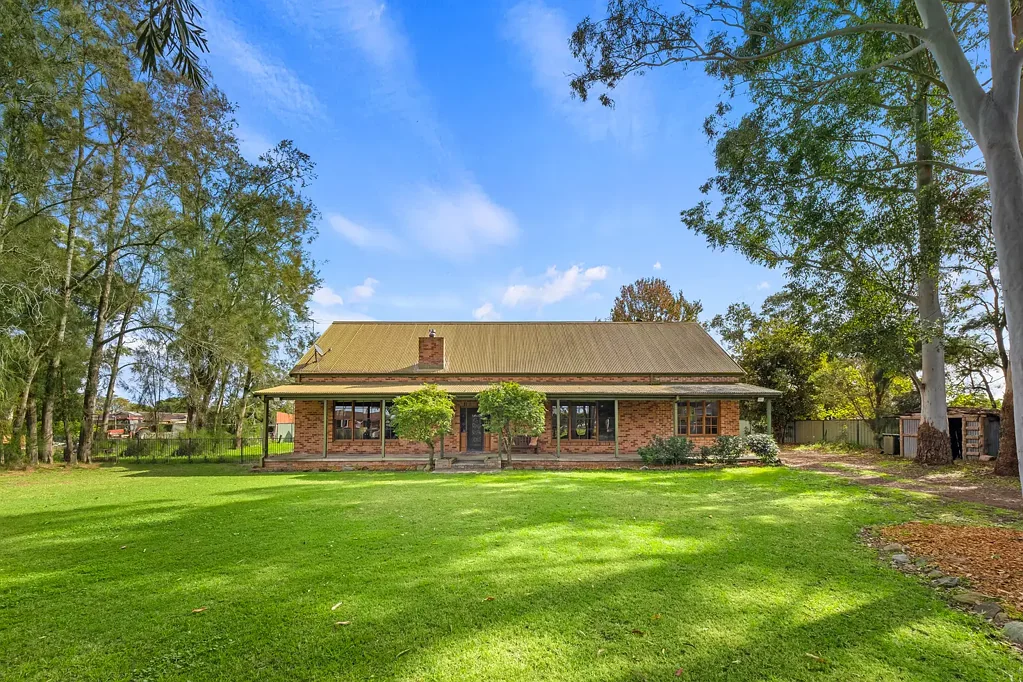 Pitt Town 5Zimmer Bespoke Architectural Home on Expansive Parcel