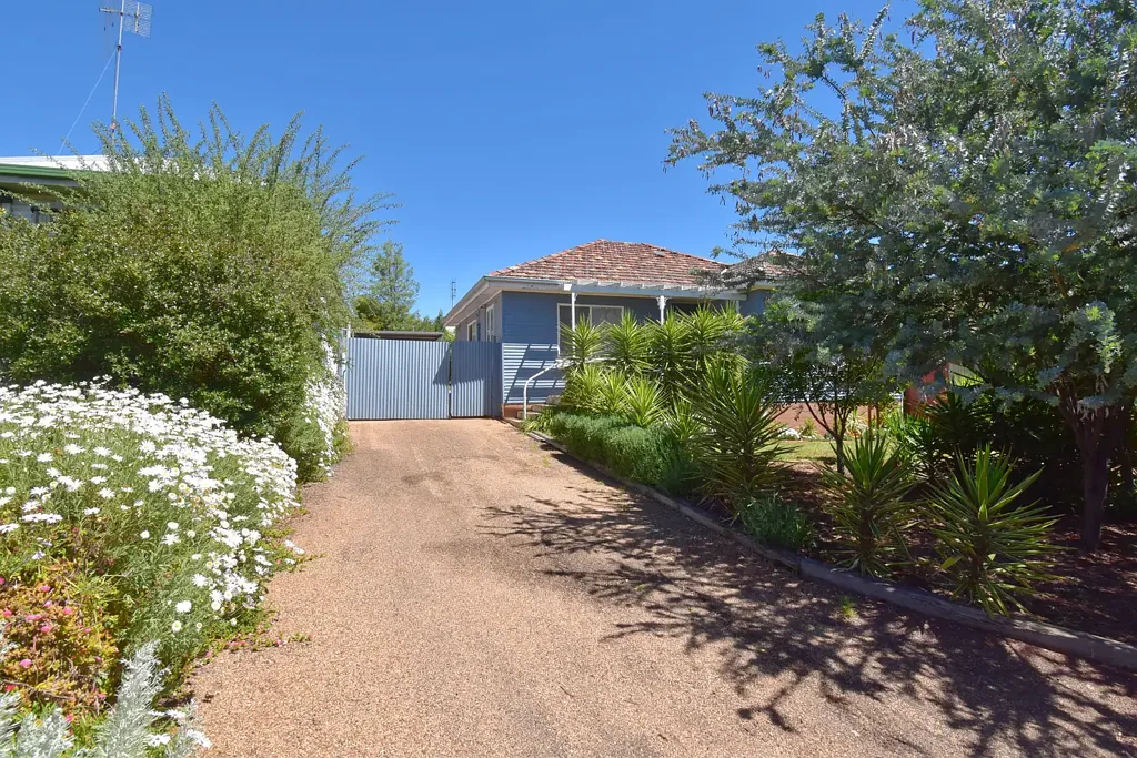 129 Warne Street, Wellington, NSW 2820