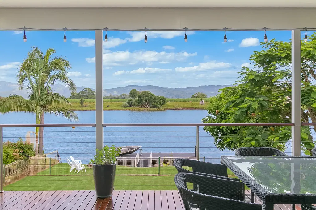 South Murwillumbah 4chambre TRI-LEVEL FAMILY ENTERTAINER – imagine the lifestyle'