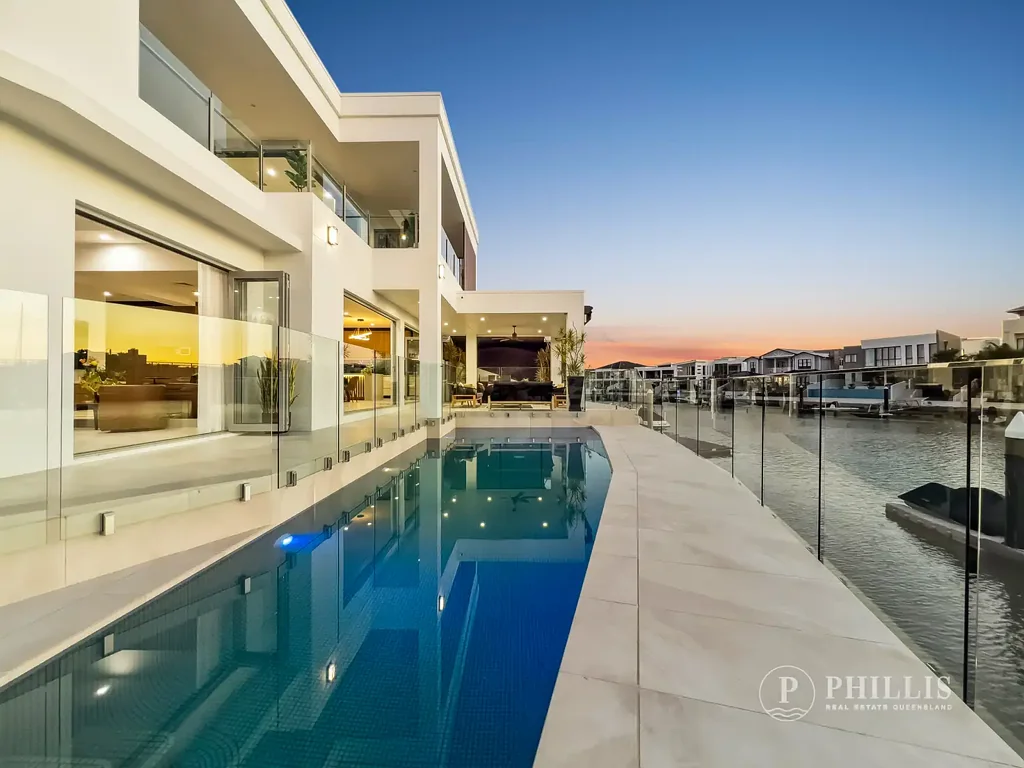 Paradise Point 5غرفة نوم The Entertainer!  5-car basement, 12-metre Pontoon. Super Modern