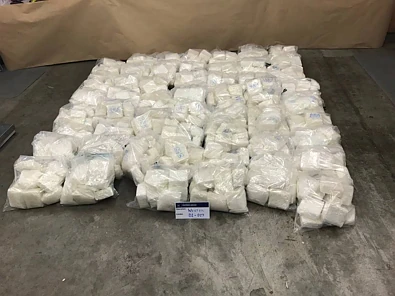 奥克兰特大毒品案：22辆豪车被查，买房洗钱$500万！多名嫌犯落网！