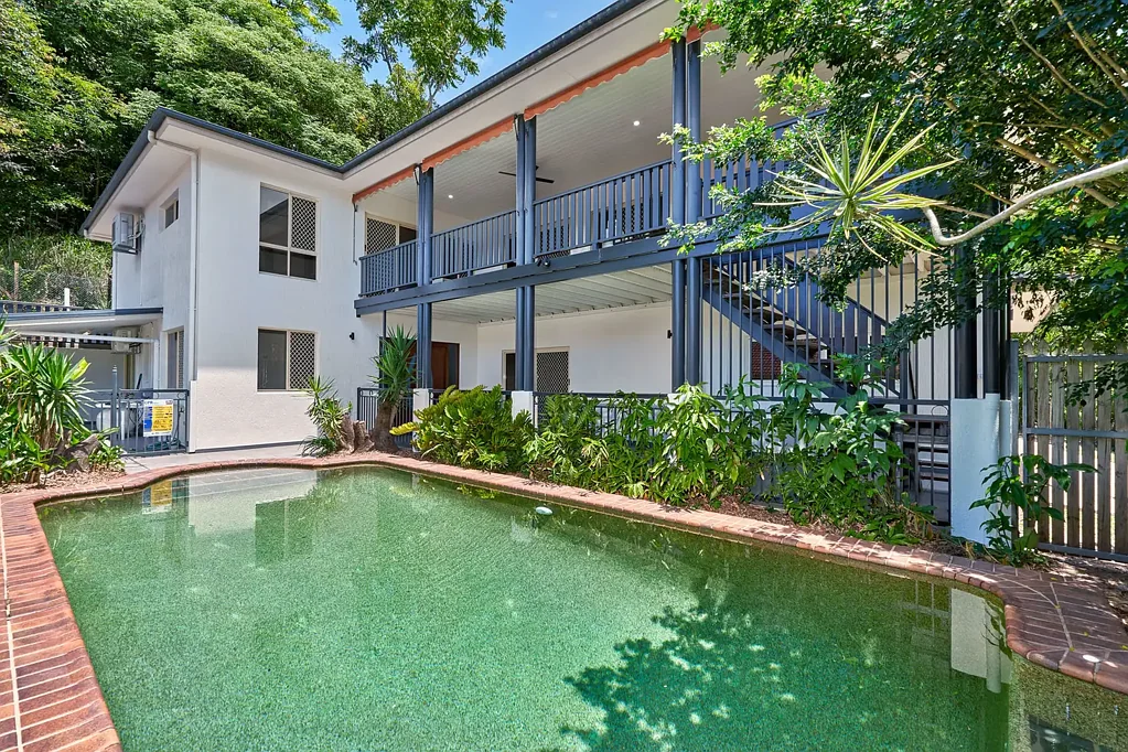 21 Callum Street, Mooroobool, QLD 4870