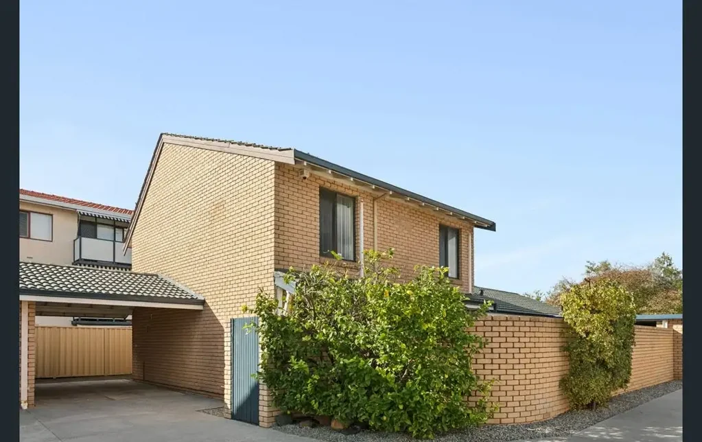 Spacious Townhouse in South Perth