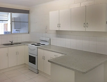 137 Albert Street, Cranbrook, QLD 4814, 6 Kuwarto, 2 Banyo, Apartment