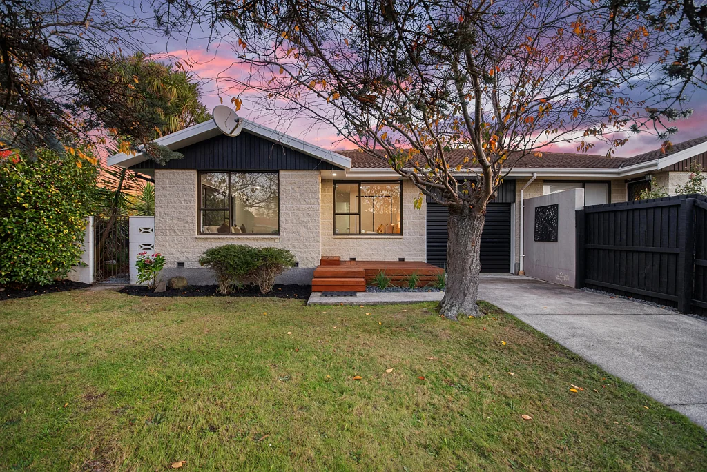 Casebrook 2房  Owners Relocating - Don't Miss Out!