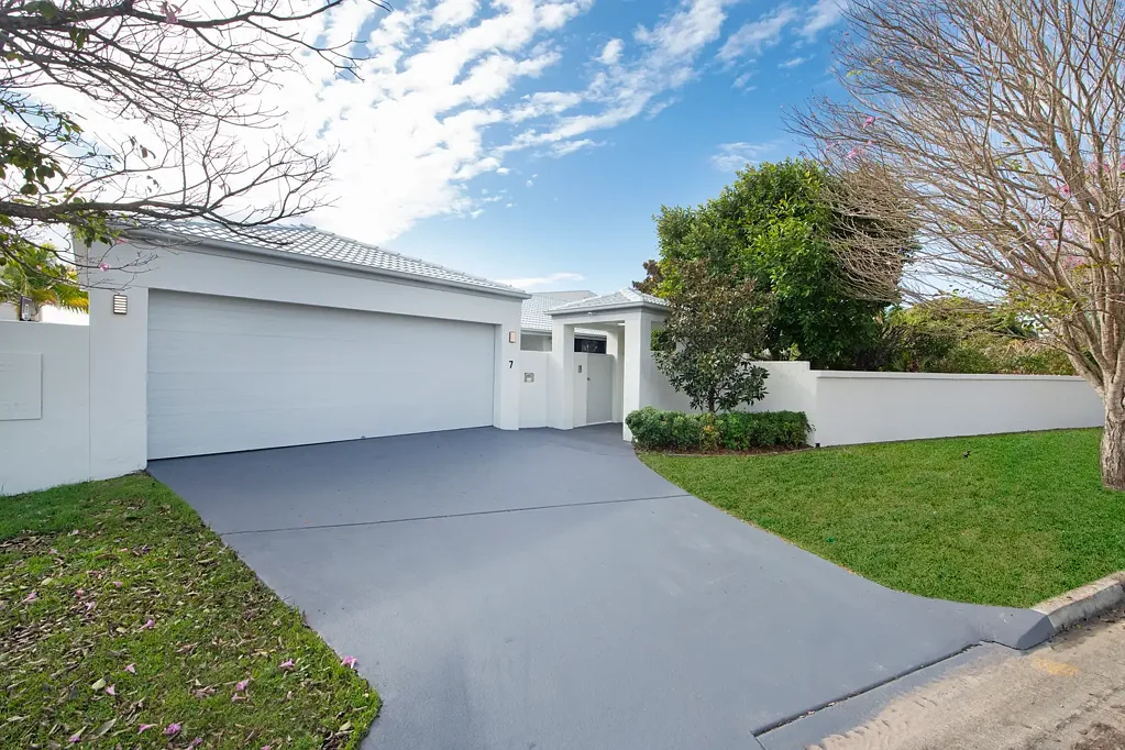 Modern Single Level Home in Sorrento