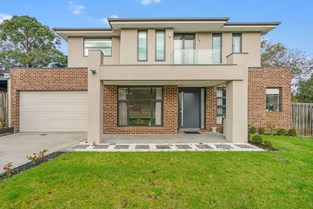 Family Living in Prime Doncaster East Location