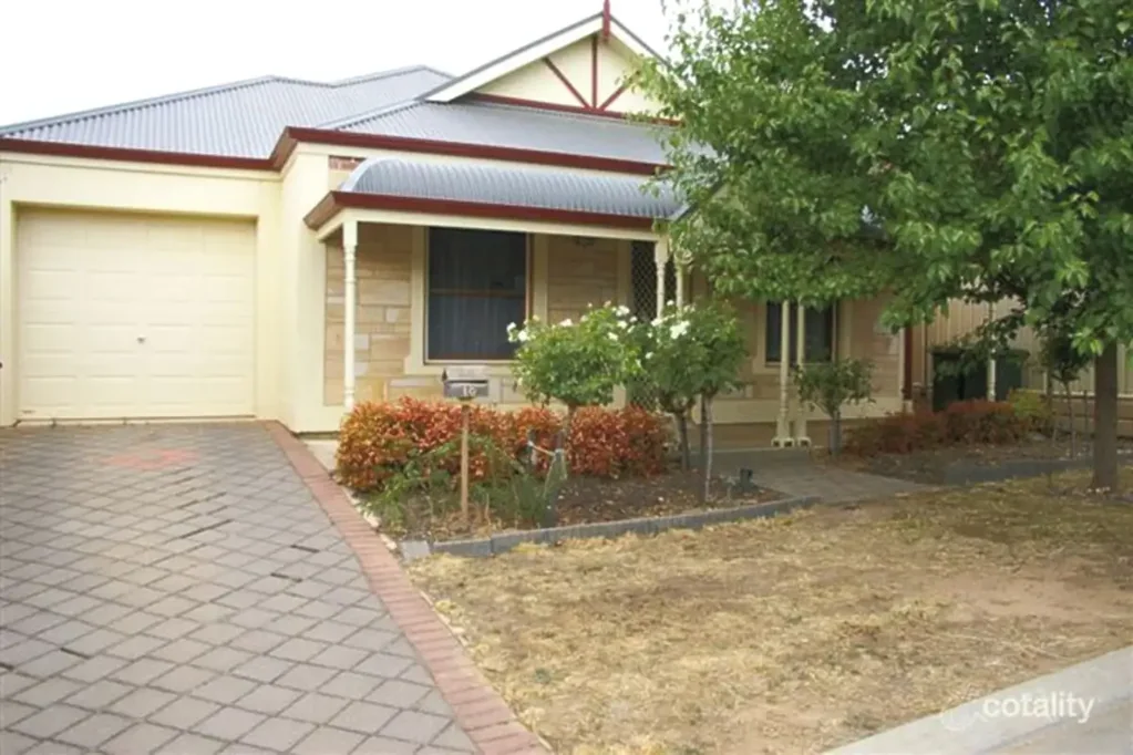 Lovely Family Home in Quiet Cul De Sac.