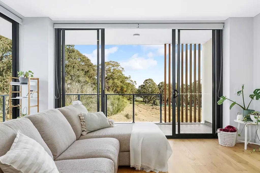 Narellan 2部屋 Experience the pinnacle of apartment living, where elevated positioning meets complete privacy and every detail exudes luxury.
