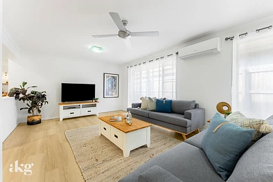 Augustine Heights 4房 Augustine Heights 全新升级家庭住宅，坐拥保护区美景 - 空置待售，即刻入住 A family focused home with a huge SHED to match!