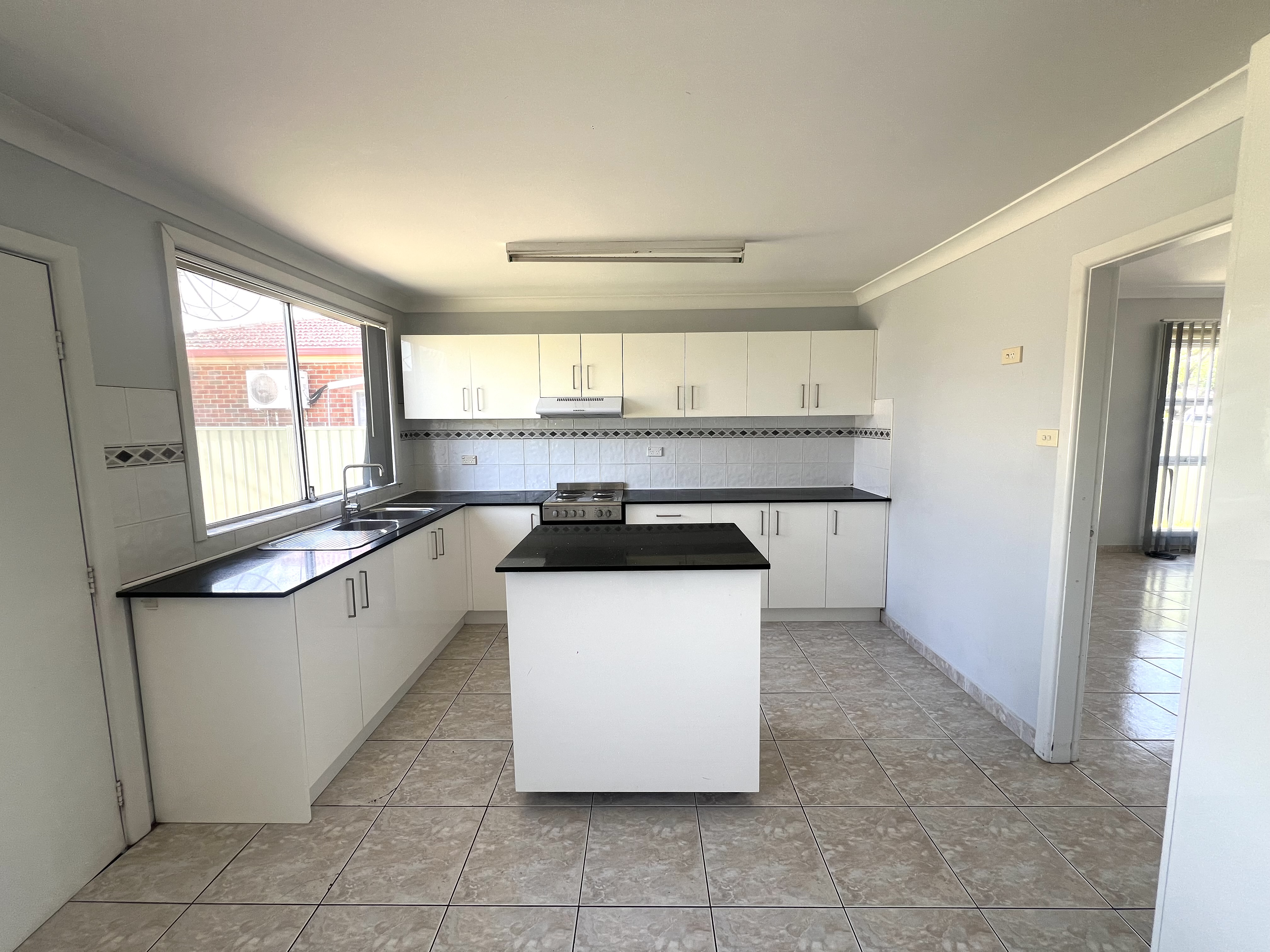 115 THE AVENUE, CANLEY VALE NSW 2166, 0 chambres, 0 salles de bain, House