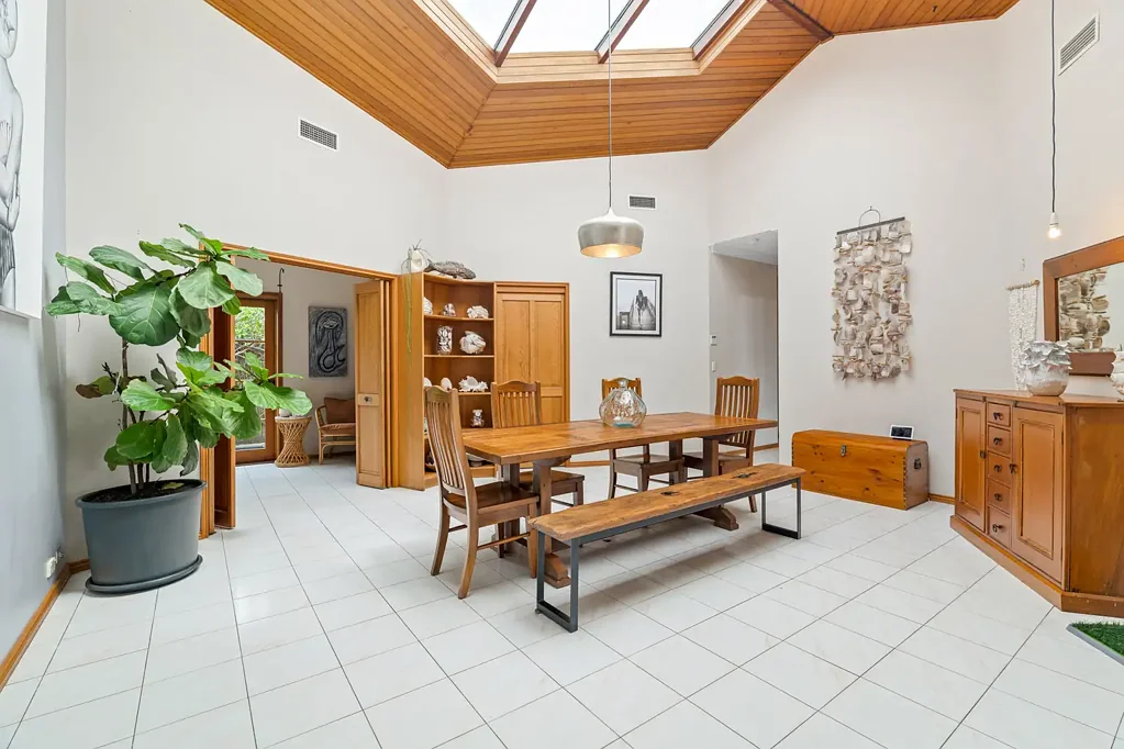 Gorokan 4 Bedroom Charming Architect-Designed Country Style Home