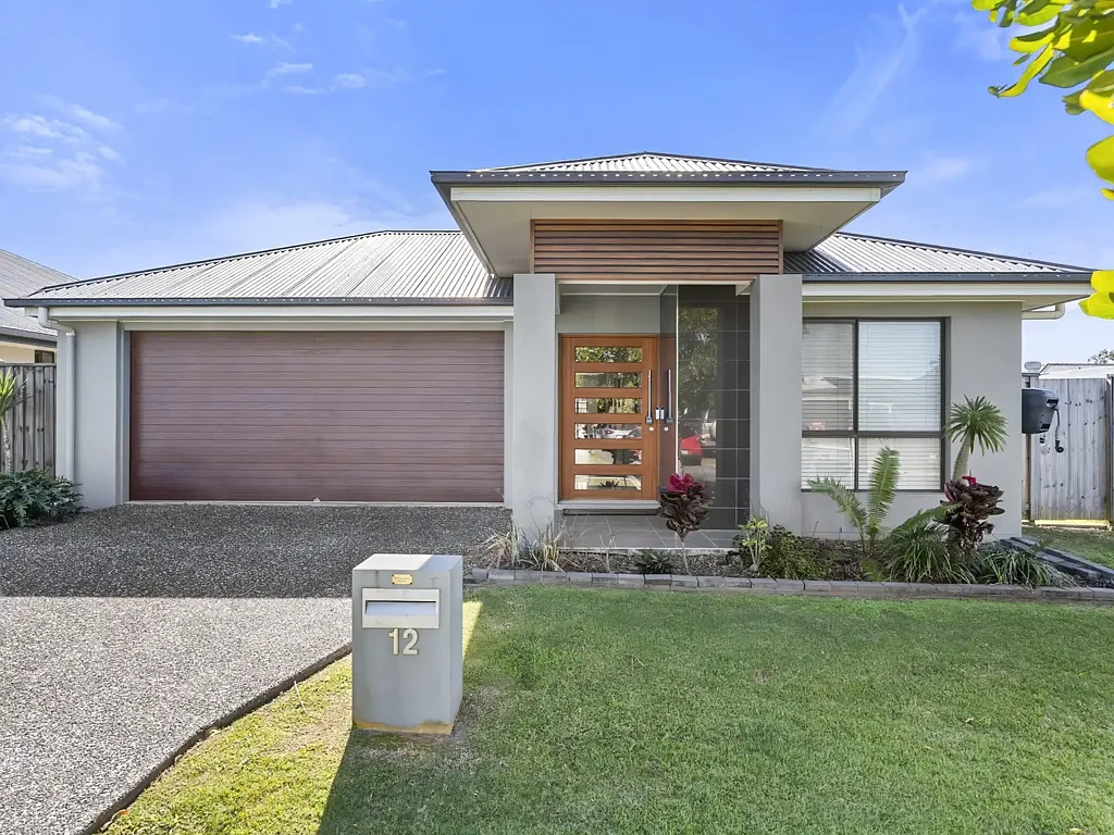 Caboolture 4 Slaapkamer Move-In Ready with Side Access in Central Springs Estate
