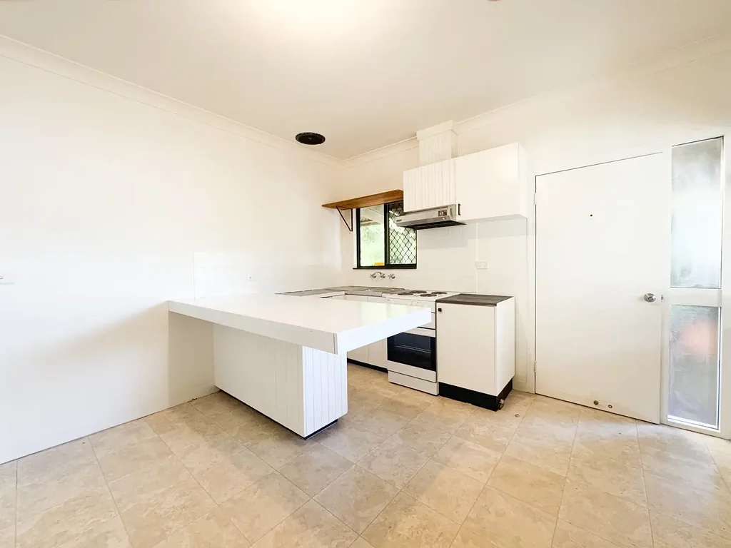 One Bedroom Unit Opposite Beach
