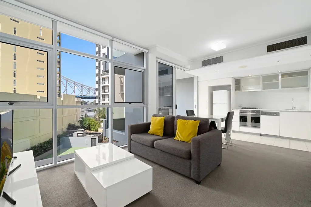 Brisbane City 1બેડરૂમ Generous One-Bedroom + Car Space in Ideal CBD Position!